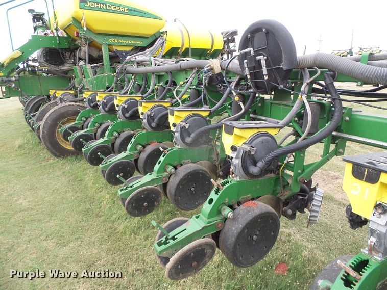 image for item DC5094 2013 John Deere 1770NT no-till planter