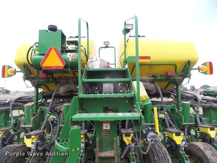 image for item DC5094 2013 John Deere 1770NT no-till planter