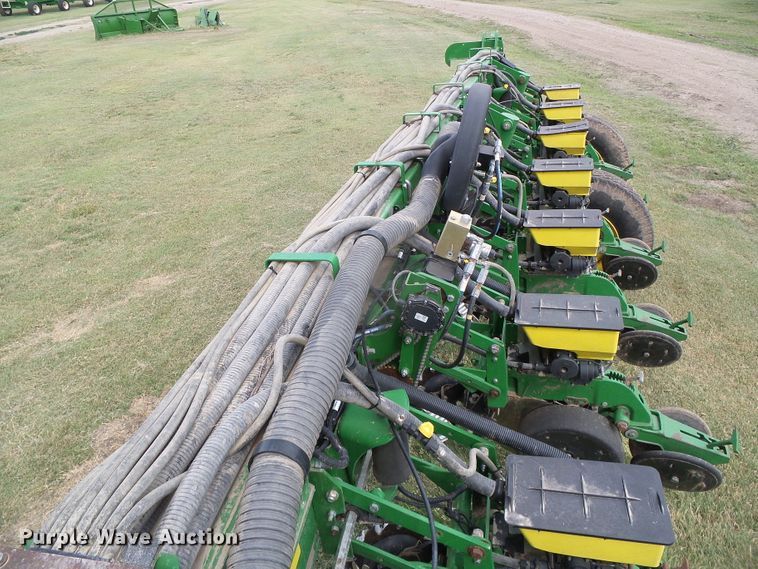 image for item DC5094 2013 John Deere 1770NT no-till planter
