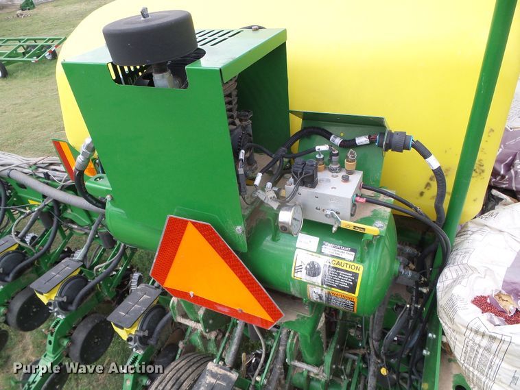 image for item DC5094 2013 John Deere 1770NT no-till planter