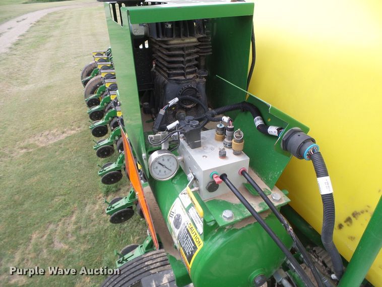 image for item DC5094 2013 John Deere 1770NT no-till planter