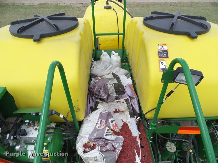 image for item DC5094 2013 John Deere 1770NT no-till planter