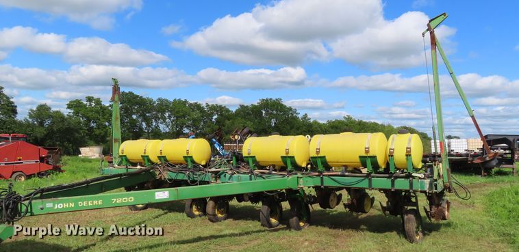image for item DD6311 John Deere 7200 no-till planter