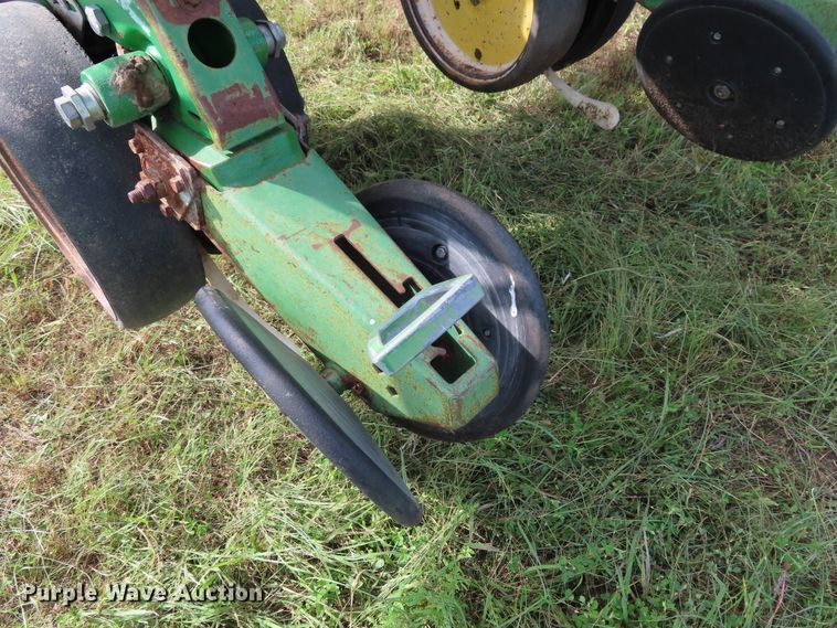 image for item DD6311 John Deere 7200 no-till planter