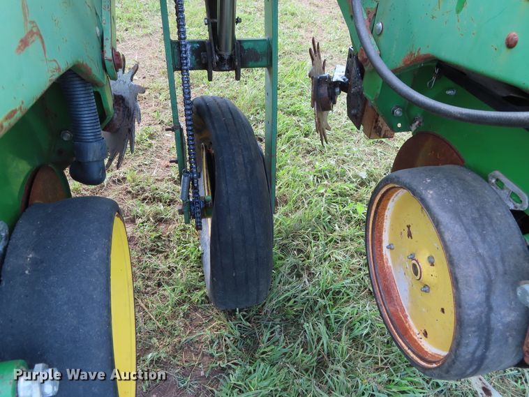 image for item DD6311 John Deere 7200 no-till planter
