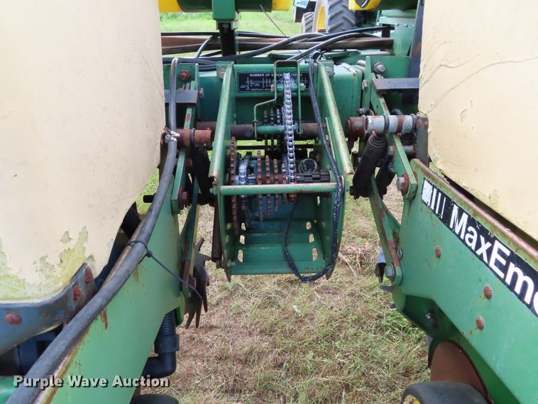 image for item DD6311 John Deere 7200 no-till planter