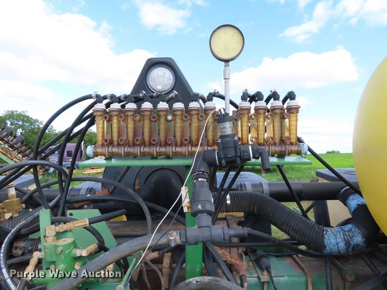 image for item DD6311 John Deere 7200 no-till planter