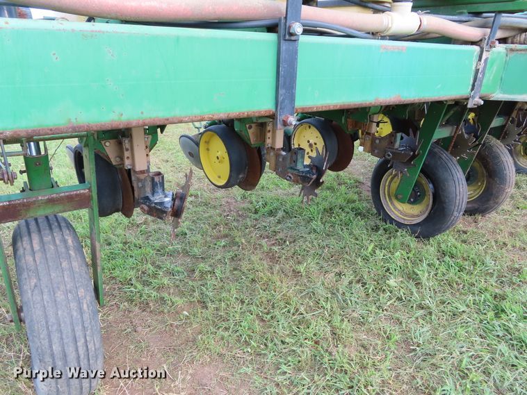 image for item DD6311 John Deere 7200 no-till planter