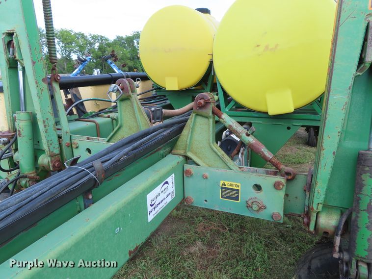image for item DD6311 John Deere 7200 no-till planter