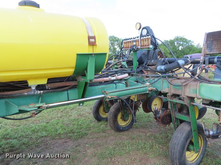 image for item DD6311 John Deere 7200 no-till planter