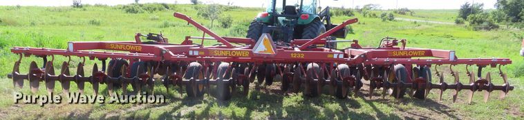 image for item DD6312 Sunflower 1232 tandem disk