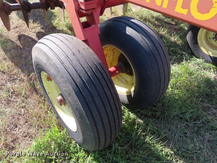 image for item DD6312 Sunflower 1232 tandem disk