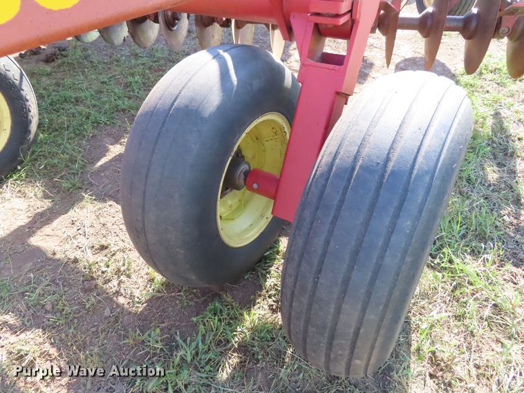 image for item DD6312 Sunflower 1232 tandem disk