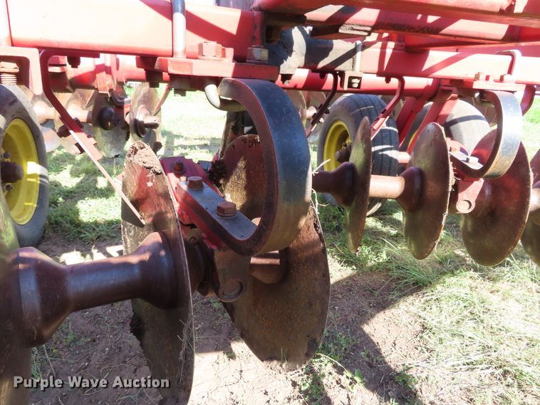 image for item DD6312 Sunflower 1232 tandem disk