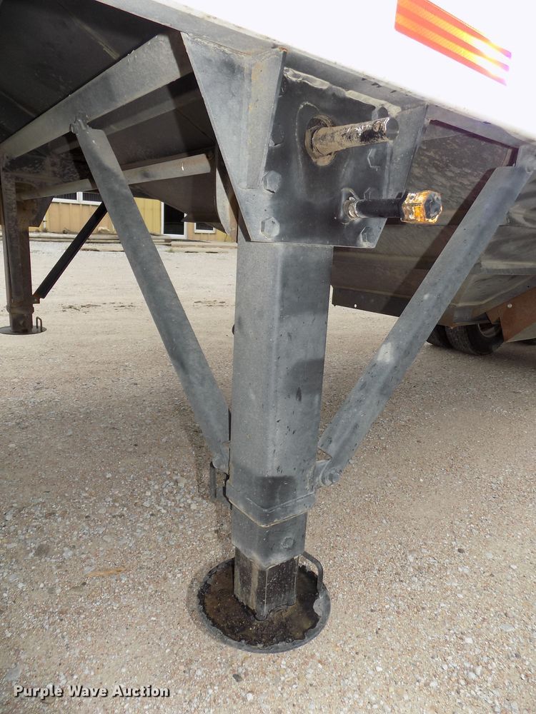 image for item DE7723 2012 Maurer 2812 single hopper grain trailer