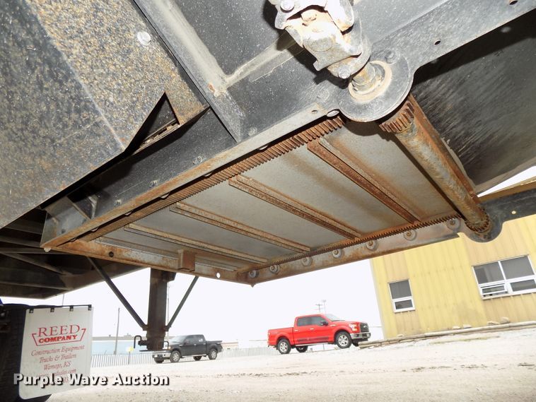 image for item DE7723 2012 Maurer 2812 single hopper grain trailer