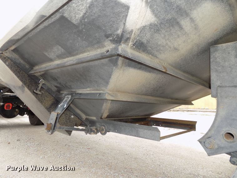 image for item DE7723 2012 Maurer 2812 single hopper grain trailer