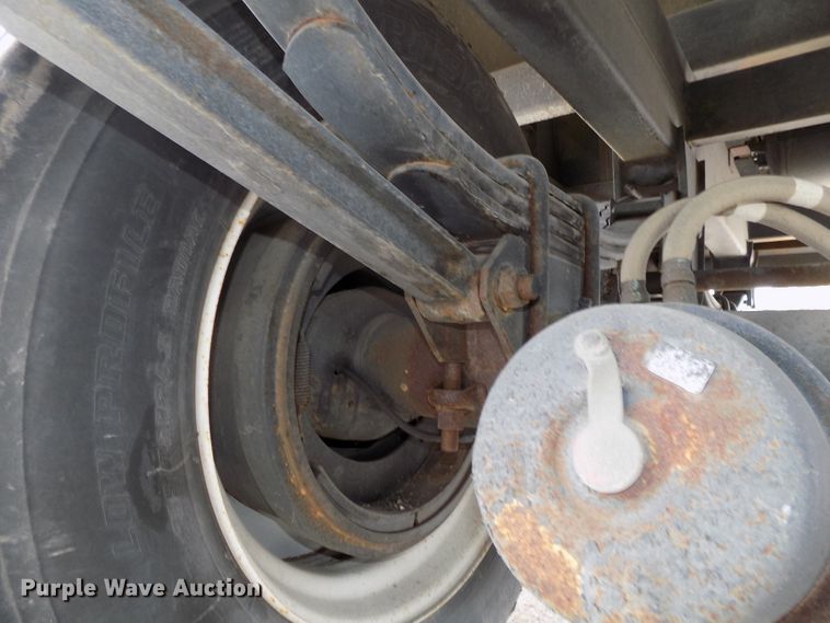 image for item DE7723 2012 Maurer 2812 single hopper grain trailer