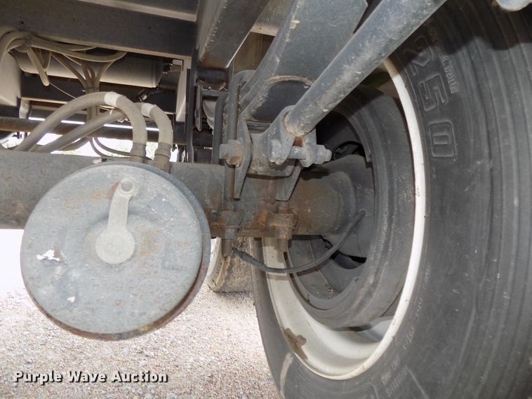 image for item DE7723 2012 Maurer 2812 single hopper grain trailer