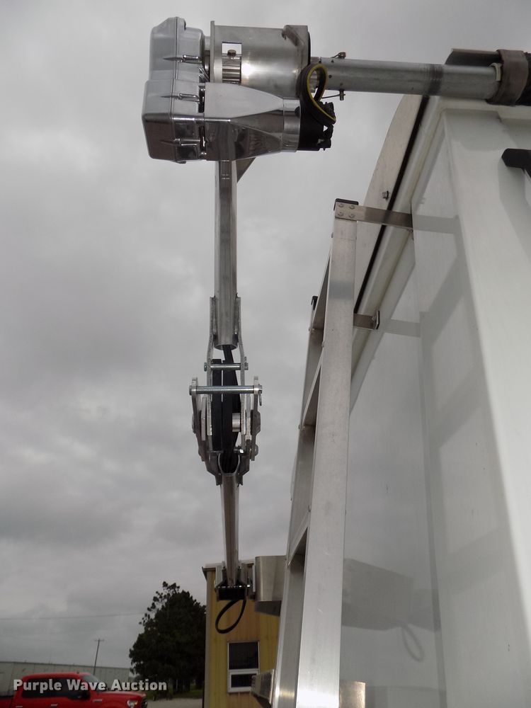 image for item DE7723 2012 Maurer 2812 single hopper grain trailer