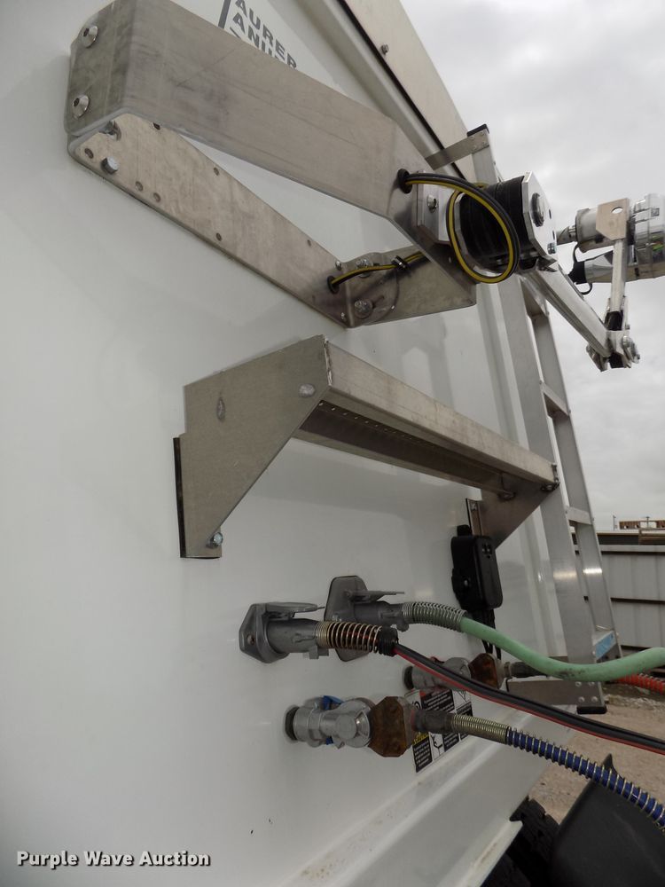 image for item DE7723 2012 Maurer 2812 single hopper grain trailer