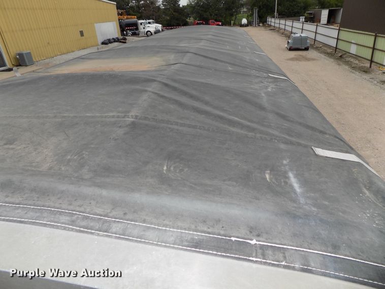 image for item DE7723 2012 Maurer 2812 single hopper grain trailer