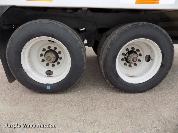 image for item DE7723 2012 Maurer 2812 single hopper grain trailer