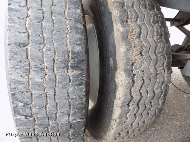 image for item DE7723 2012 Maurer 2812 single hopper grain trailer