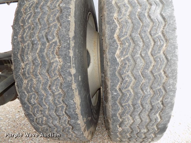 image for item DE7723 2012 Maurer 2812 single hopper grain trailer