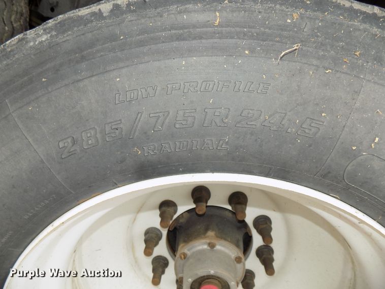 image for item DE7723 2012 Maurer 2812 single hopper grain trailer