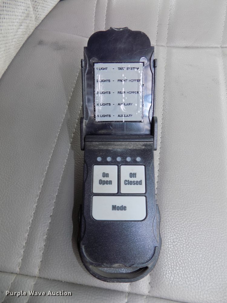 image for item DE7723 2012 Maurer 2812 single hopper grain trailer