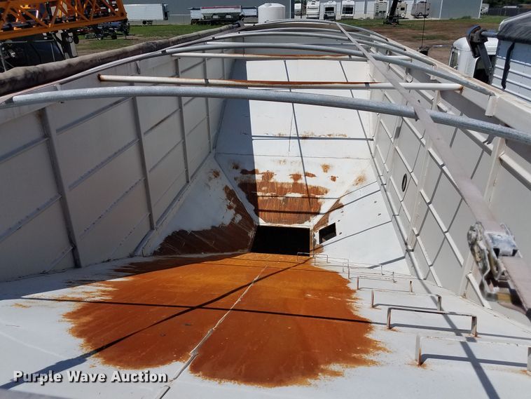 image for item DE7723 2012 Maurer 2812 single hopper grain trailer