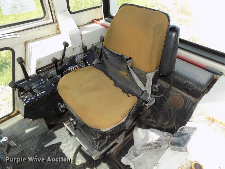 image for item DE7725 1976 Case 1270 Agri-King tractor