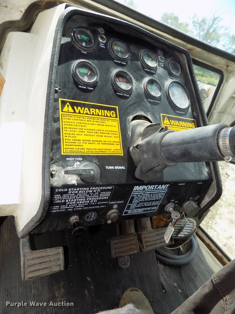 image for item DE7725 1976 Case 1270 Agri-King tractor