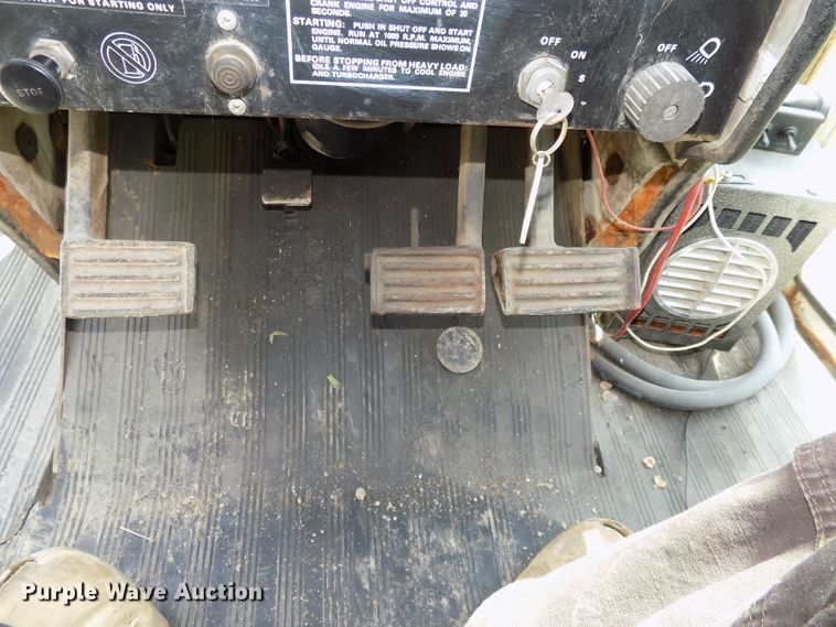 image for item DE7725 1976 Case 1270 Agri-King tractor