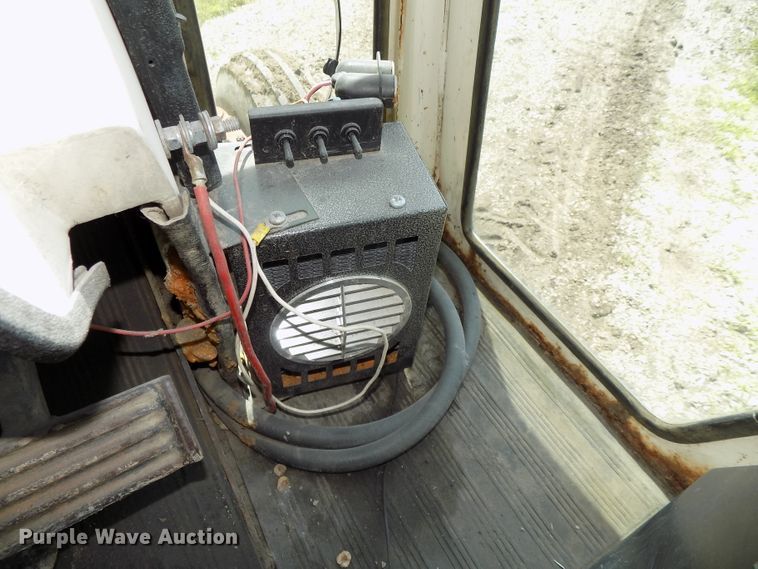 image for item DE7725 1976 Case 1270 Agri-King tractor