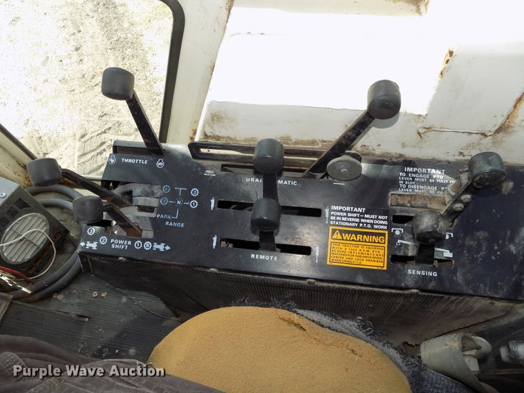 image for item DE7725 1976 Case 1270 Agri-King tractor