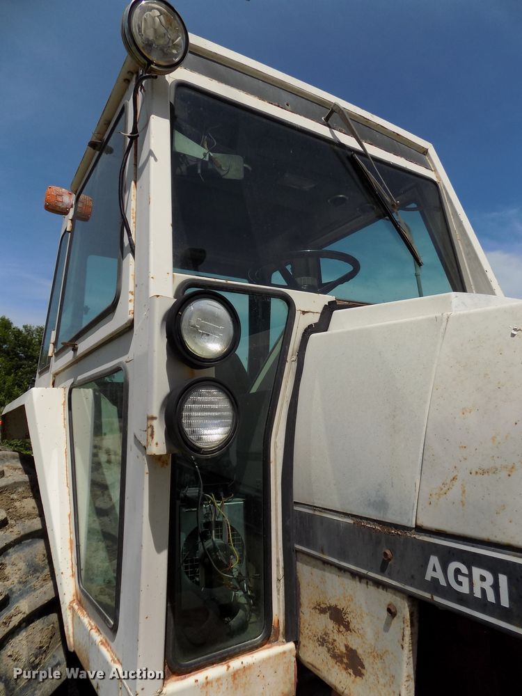 image for item DE7725 1976 Case 1270 Agri-King tractor