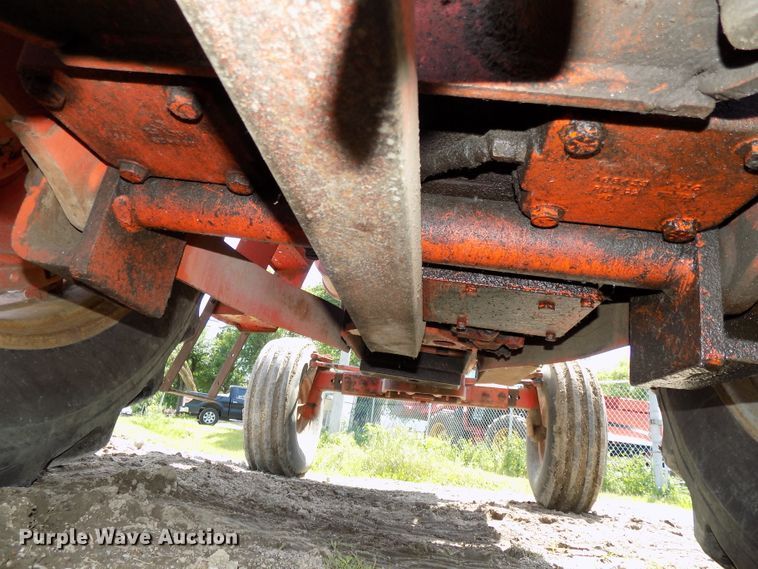 image for item DE7725 1976 Case 1270 Agri-King tractor