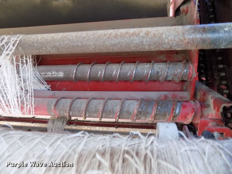 image for item DE7726 2003 Case IH RBX562 round baler