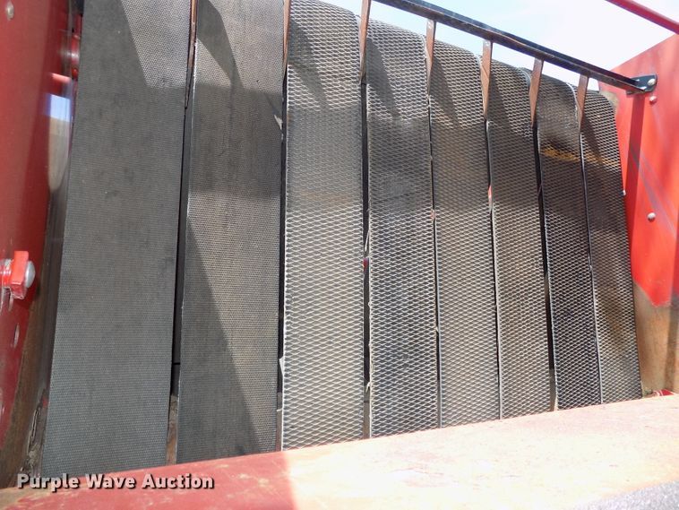 image for item DE7726 2003 Case IH RBX562 round baler