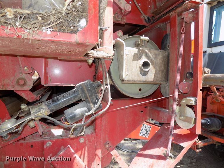 image for item DE7726 2003 Case IH RBX562 round baler