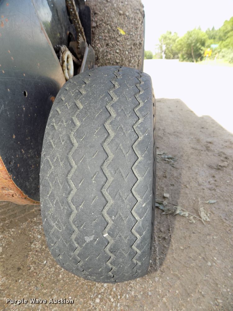 image for item DE7726 2003 Case IH RBX562 round baler