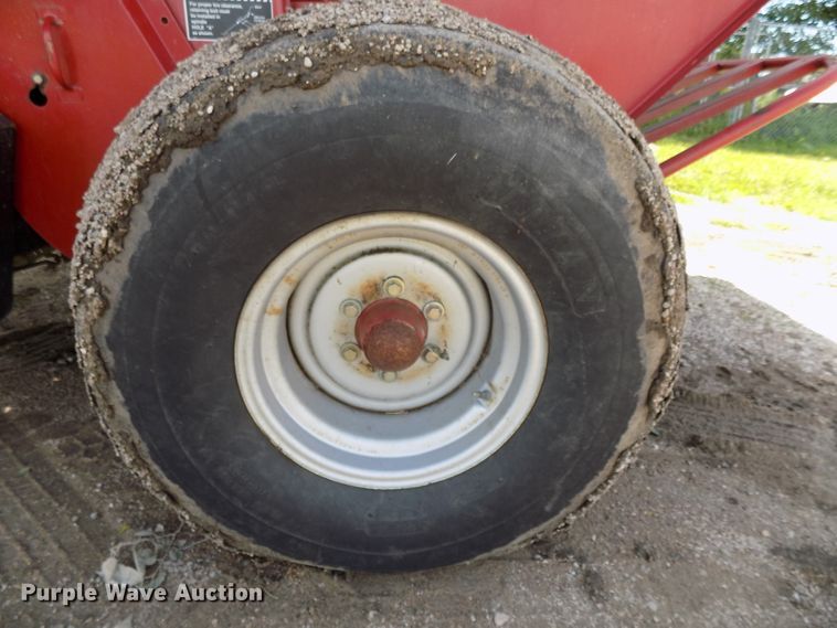 image for item DE7726 2003 Case IH RBX562 round baler