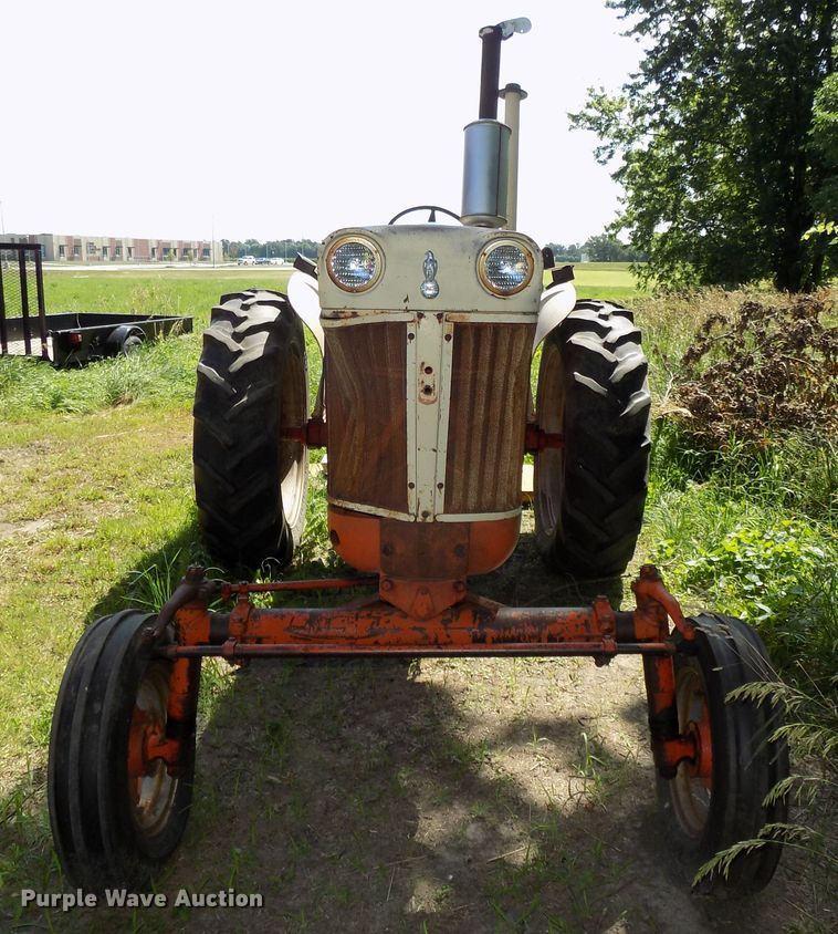 image for item DE7737 1958 Case 711B tractor