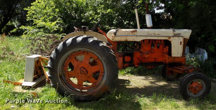 image for item DE7737 1958 Case 711B tractor