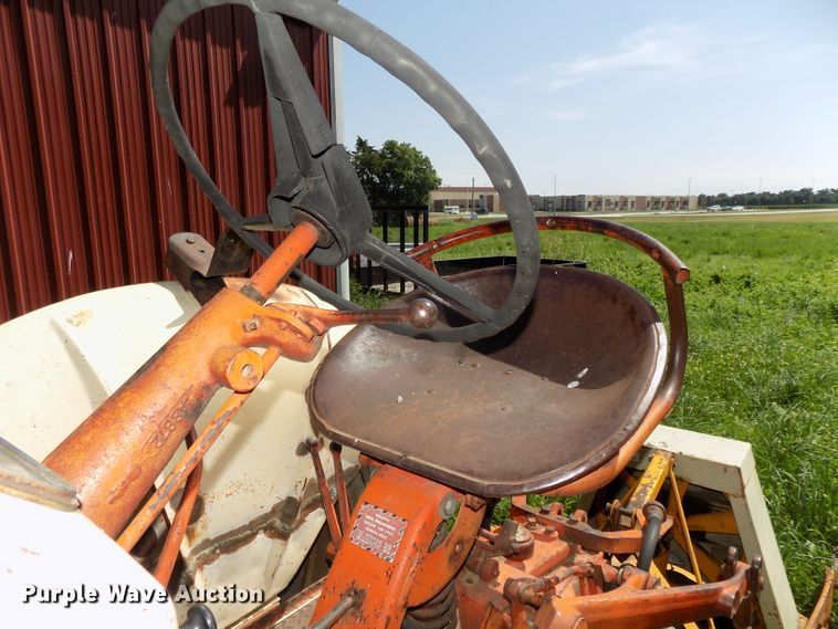 image for item DE7737 1958 Case 711B tractor