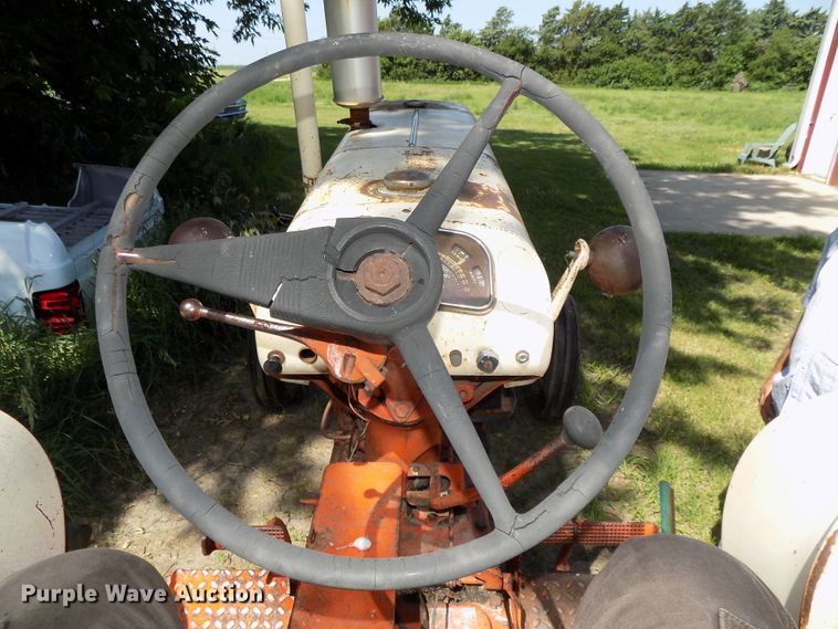 image for item DE7737 1958 Case 711B tractor