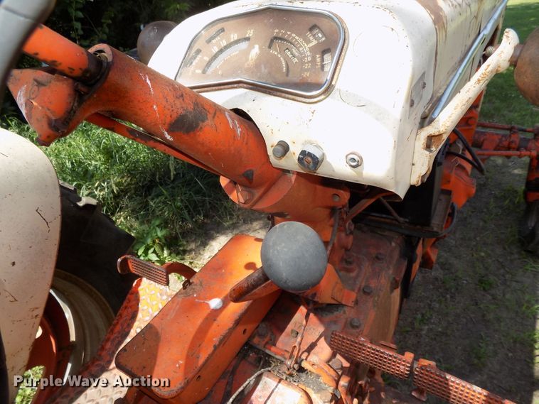 image for item DE7737 1958 Case 711B tractor