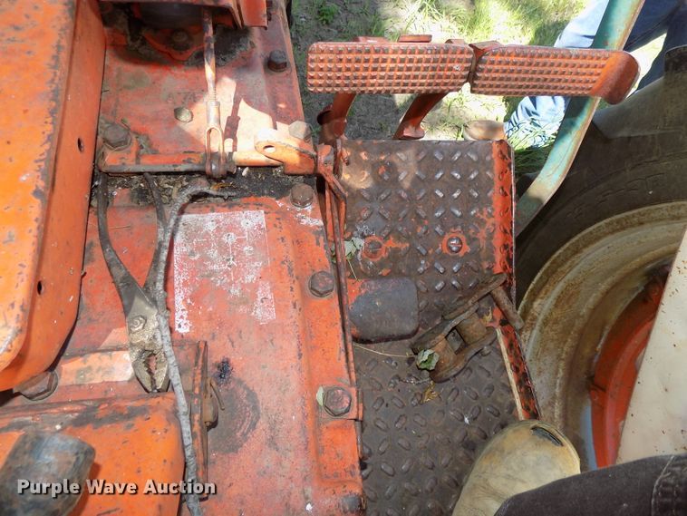 image for item DE7737 1958 Case 711B tractor